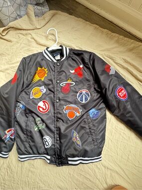 Ultra Game NBA Boys 14-16 All Team Logo Satin Bomber Varsity Jacket